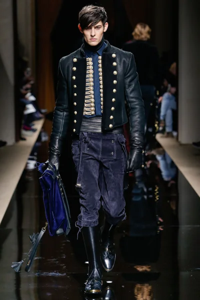 Look 8